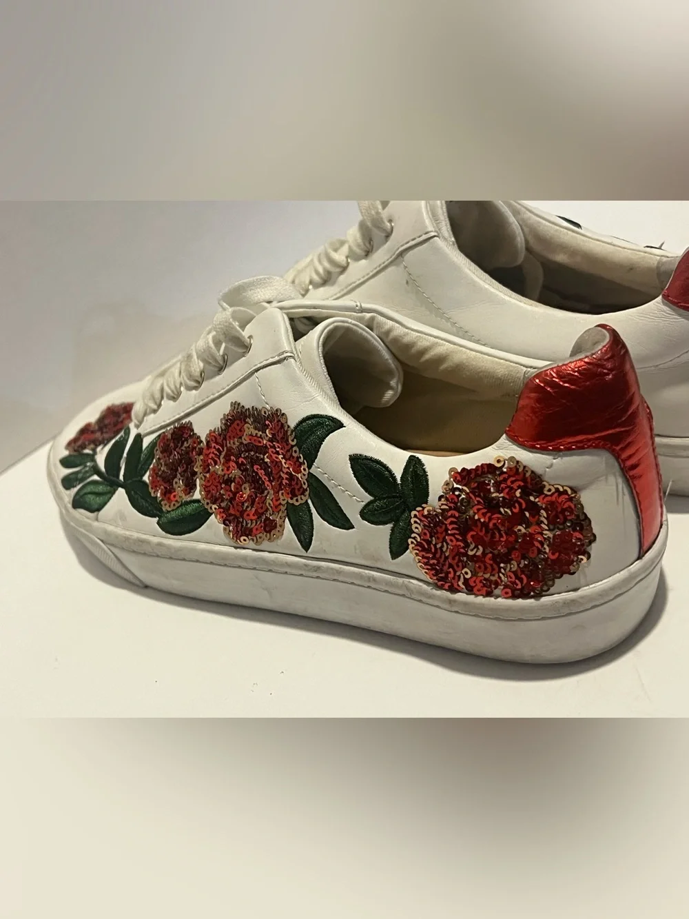 INC International Concepts Floral Sequin Sneakers White Red Women’s Size 8